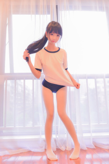《年轻女教师》在线